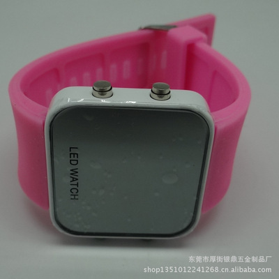 工厂低价零售批发硅胶LED手表——市场畅销学生手表详解